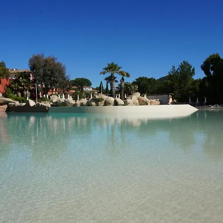 Les Restanques Du Golfe De Saint Tropez Гримо