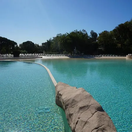 Les Restanques Du Golfe De Saint Tropez Гримо